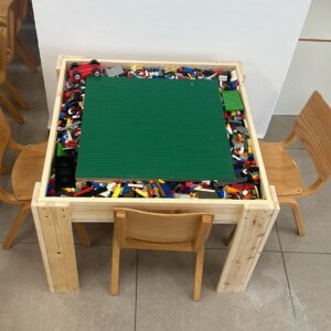 שולחן לגו מרובע